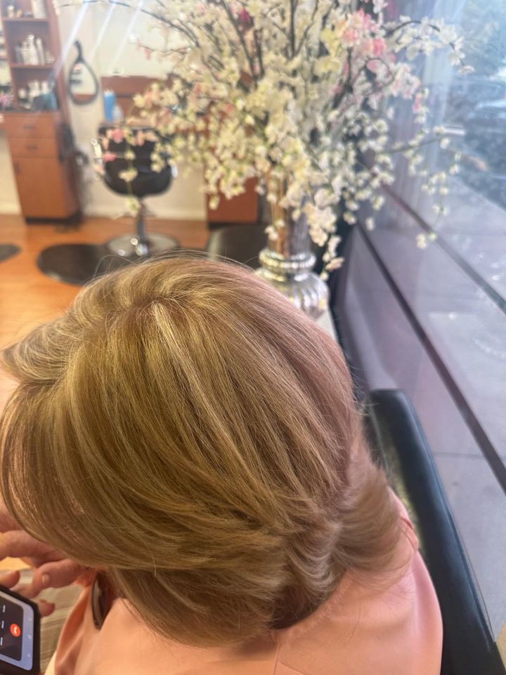 Soft blonde color, seen from above